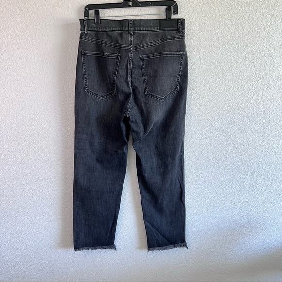 Express Women’s Super High Rise Mom Jean - Picture 4 of 12